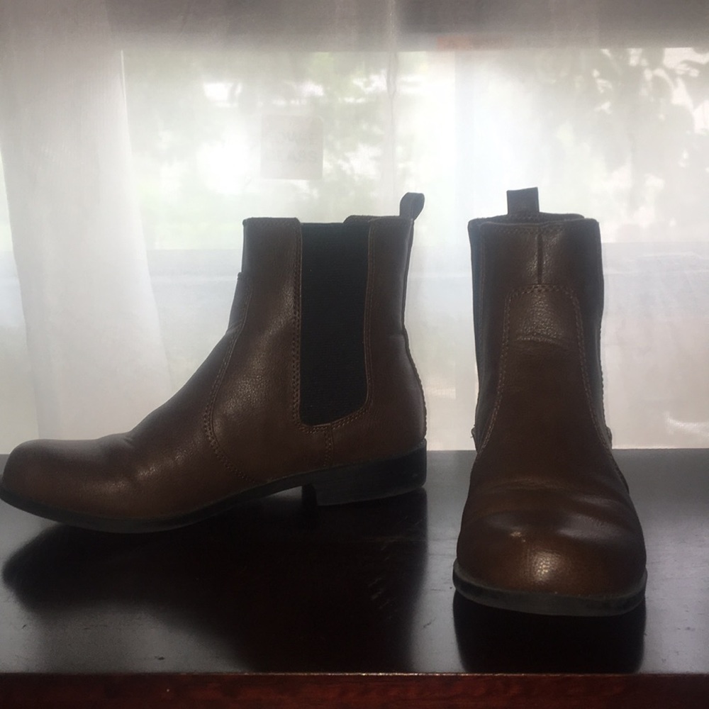 Heeled boots